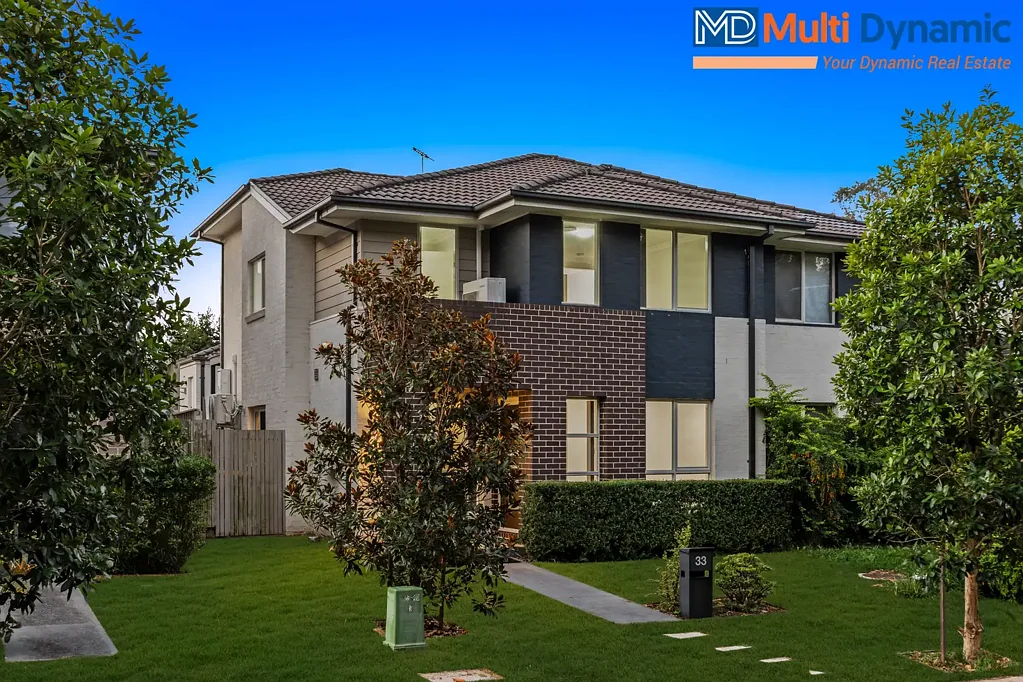 Glenfield 3ห้องนอน First Time Offered in Over a Decade - Beautifully Maintained Family Home