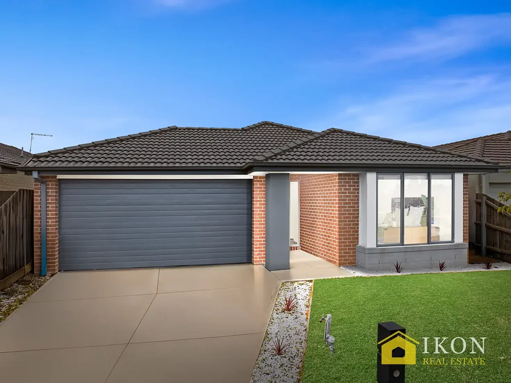 Stunning Park-Frontage Family Home for Rent in Wallan