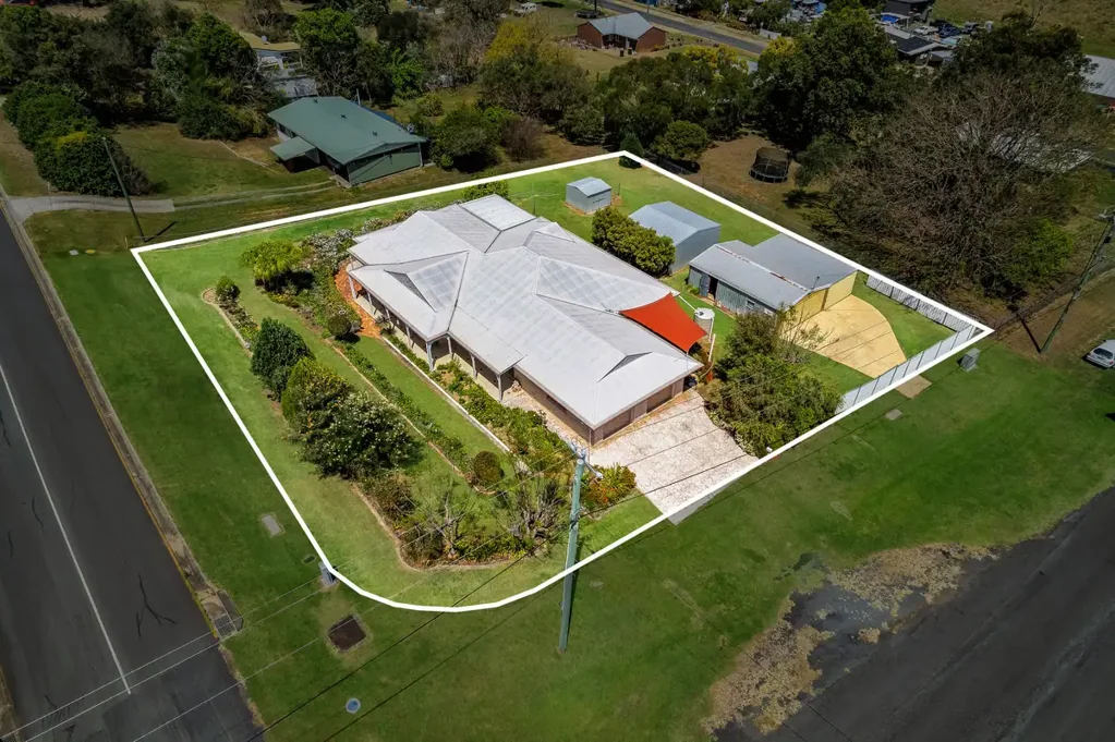 Dugandan 4ਬੈੱਡਰੂਮ Spacious Family Retreat with Mountain Views