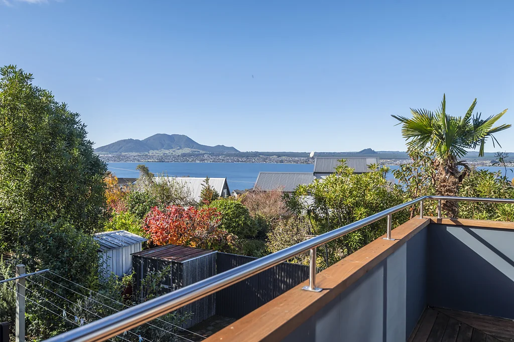 Acacia Bay 3Habitaciones Elevated tranquility with breath taking lake views