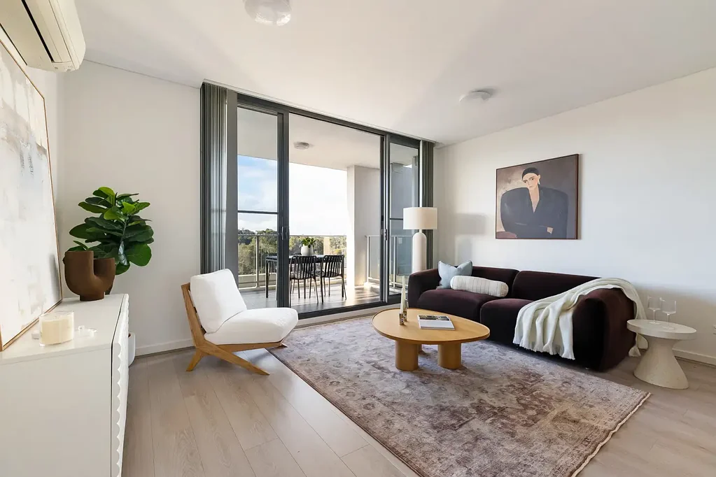 Turrella 2房 宽敞两居 朝北采光 翻新内饰 厨房早餐吧 宽阳台近站 park Sunny two-bedroom apartment with outdoor flow