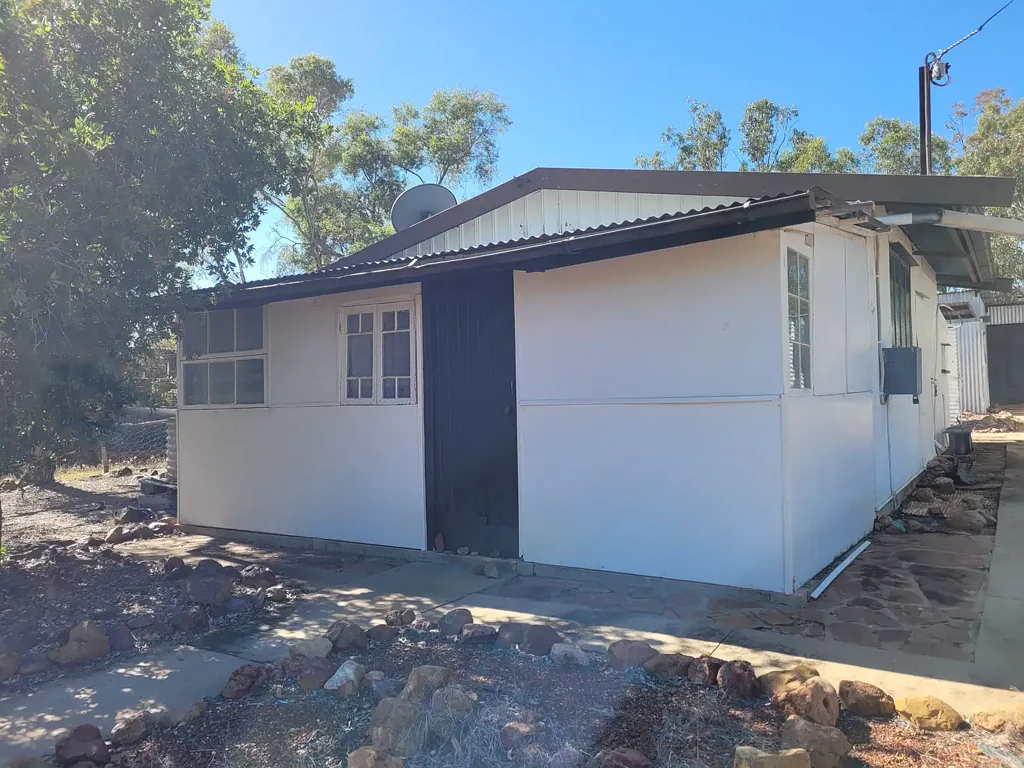 26 CRYSTAL STREET, Willows, QLD 4702