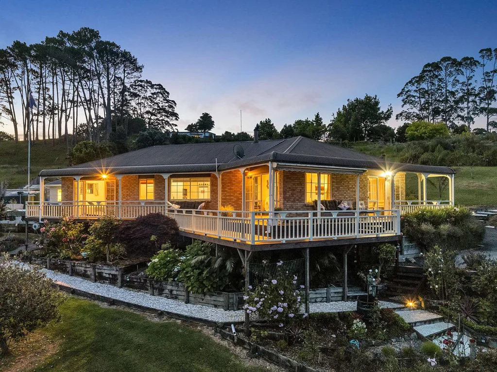 Mangonui 6chambre Coastal Retreat with Two Homes