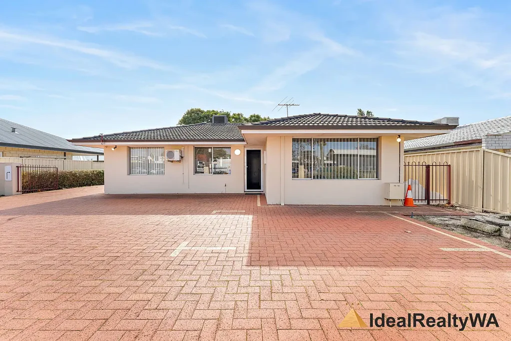 Riverton 3 Bedroom HUGE BLOCK & PRIME LOCATION & R40 IN RSHZ