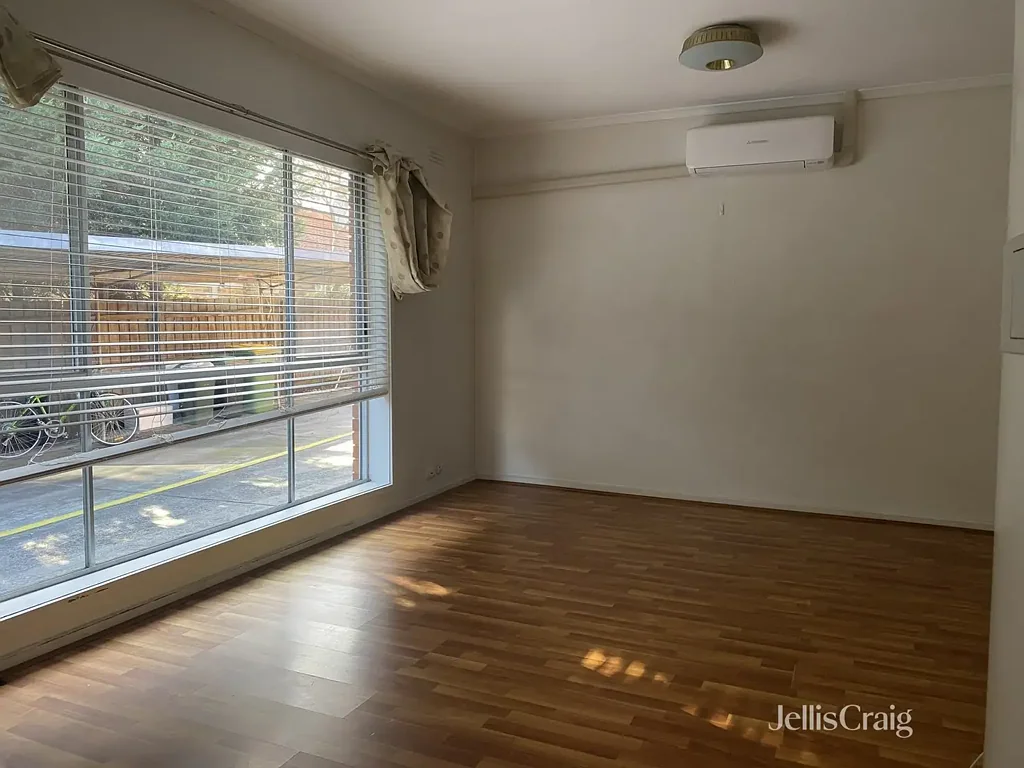 Two Bedrooms and a Courtyard