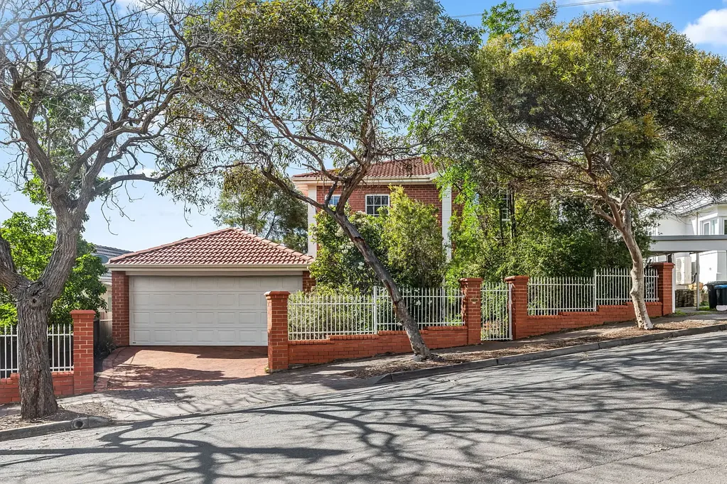 Torrens Park 4ਬੈੱਡਰੂਮ A Home of Welcoming Warmth & Abundant Space.