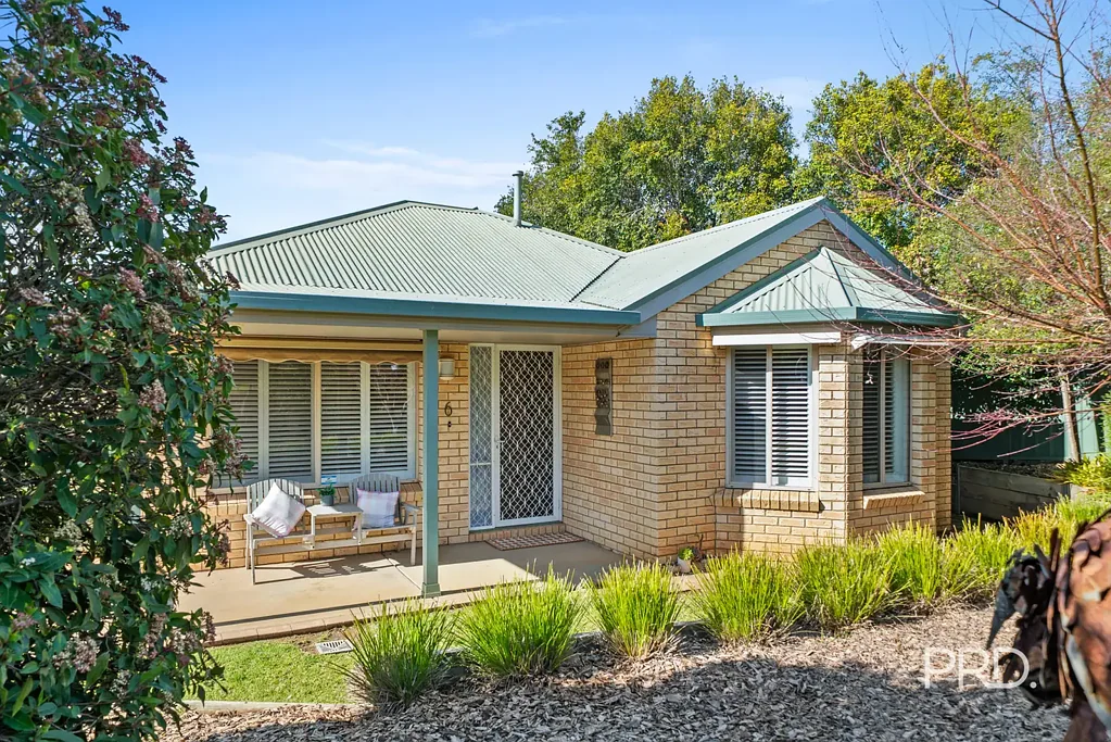 Kooringal 4Habitaciones Immaculately Presented Home in a Peaceful Kooringal Setting
