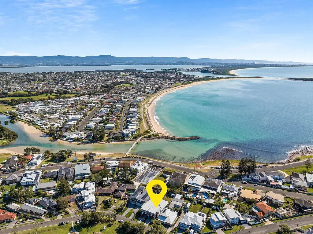 Barrack Point 4 Bedroom Modern Coastal Living!