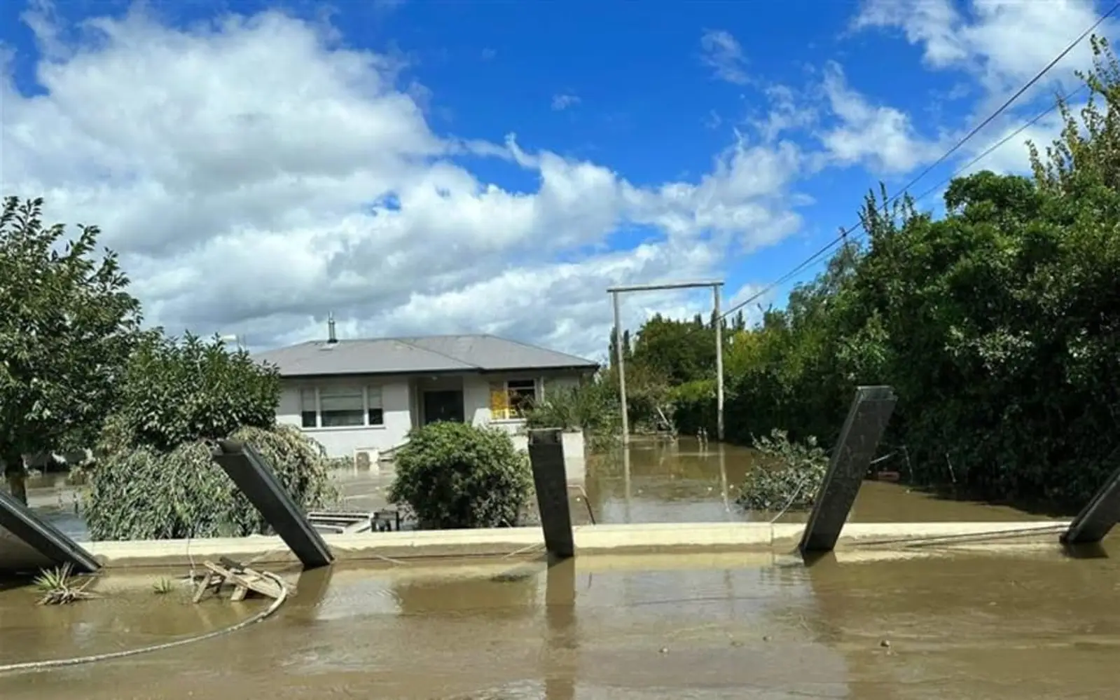 民防部警告：灾后清理有重大隐患！你的这种行为或有不良后果，建议马上防护！