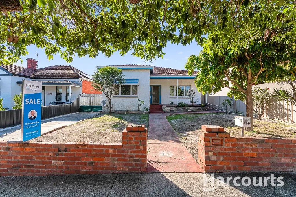 North Perth 3 Bedroom Options galore. Renovate, develop, lease, or do all three!