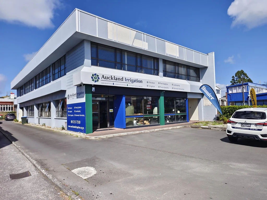 Greenlane High-Profile Greenlane Showroom Opportunity