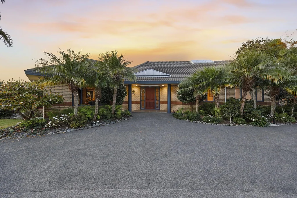 8 The Mews, Shamrock Park, Manukau City, Auckland