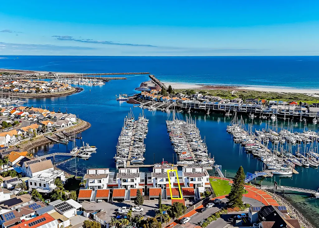 North Haven 2 Slaapkamer Hamptons Elegance Meets Million-Dollar Marina Views