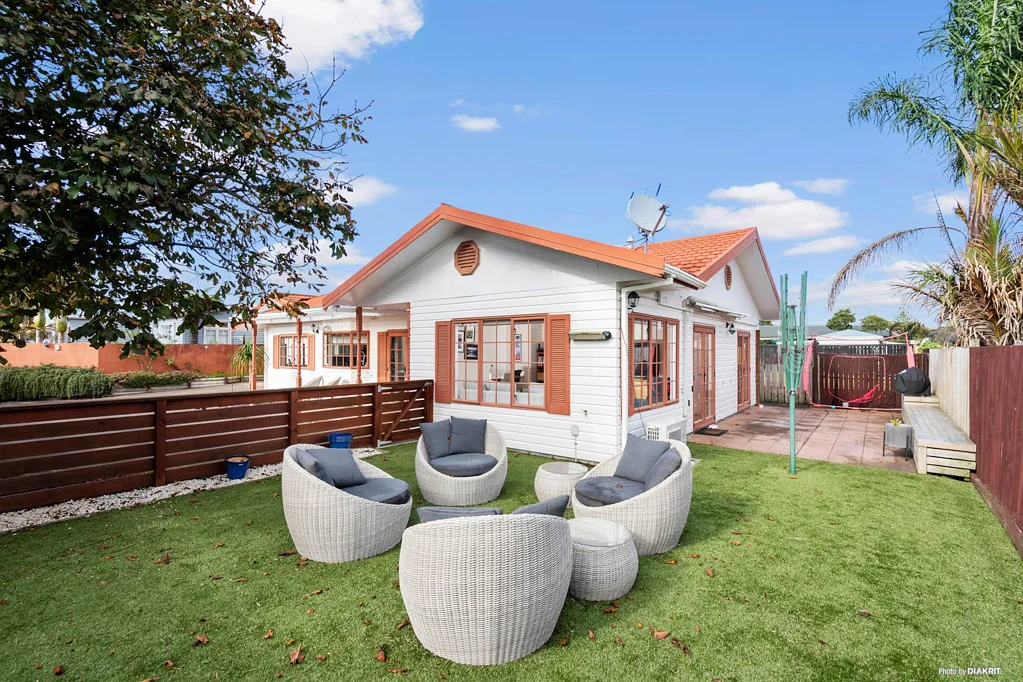 75a Matipo Road, Te Atatu Peninsula, Waitakere City, Auckland