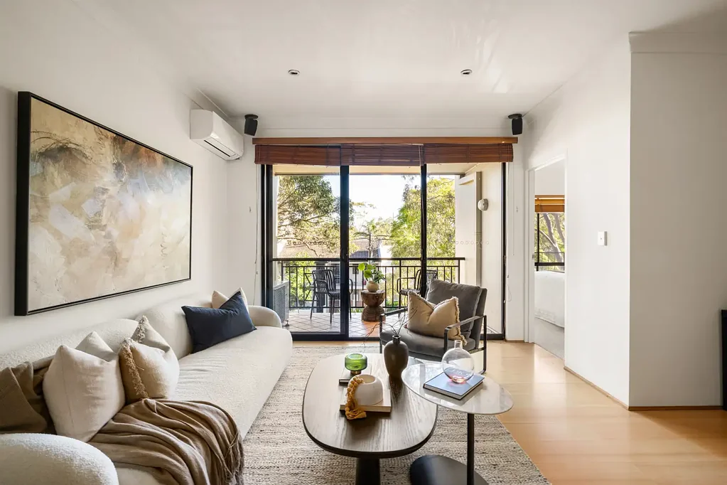Alexandria 2બેડરૂમ A light and airy top floor retreat with leafy aspects