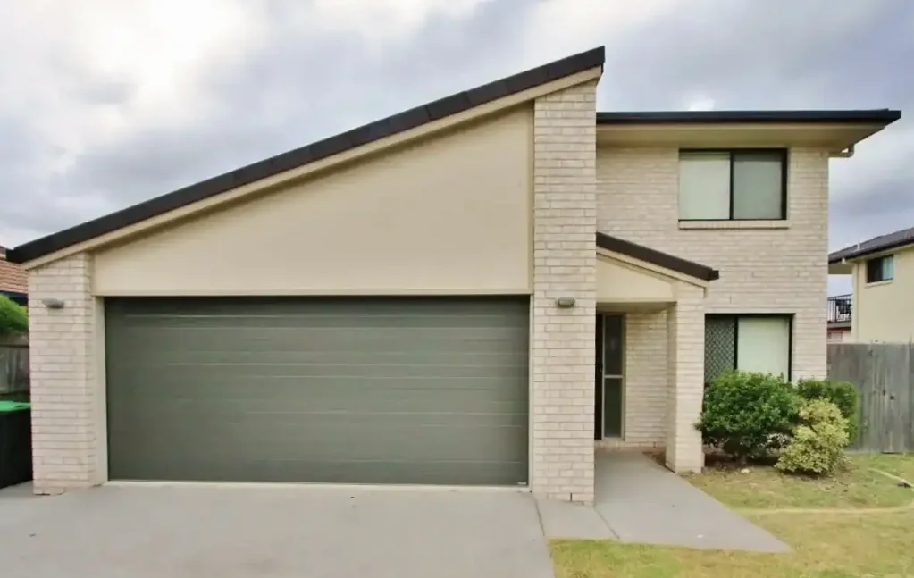 Parkinson 5房 宽敞的家庭生活，地段极其便利 Spacious Family Living in an Exceptionally Convenient Location