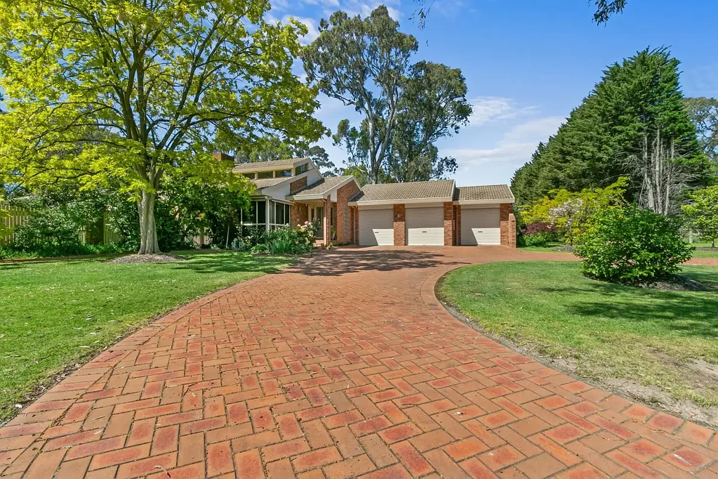 Traralgon 4部屋 2,500m2 of Ellavale Living!