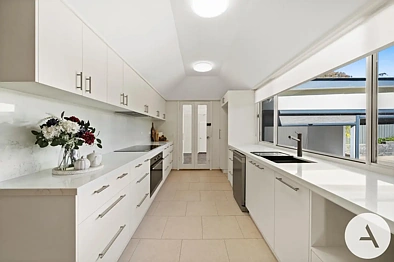 12 Lambrigg Street, Farrer, ACT 2607, 4 slaapkamers, 2 badkamers, House