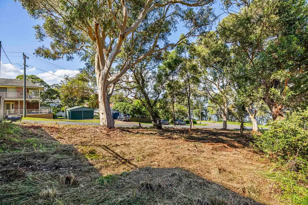Wangi Wangi WATERFRONT ROAD RESERVE - CORNER BLOCK