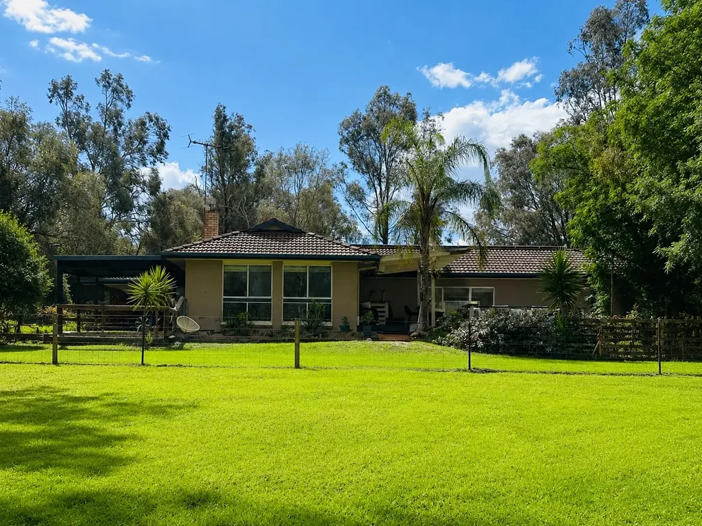 Lurg 4 Bedroom Home on 8 Acres with Uninterrupted Panoramic Views