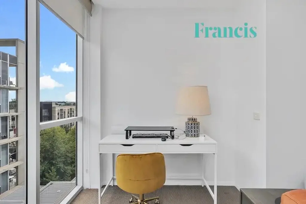 Barton 1 Slaapkamer NEW PRICE | Huge 1 bedroom | Leased for $650 per week | 70m2 internal space