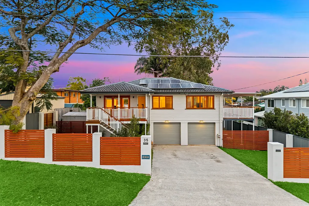 Rochedale South 3Zimmer Move-In Ready Perfection: Contemporary Family Living in Rochedale South