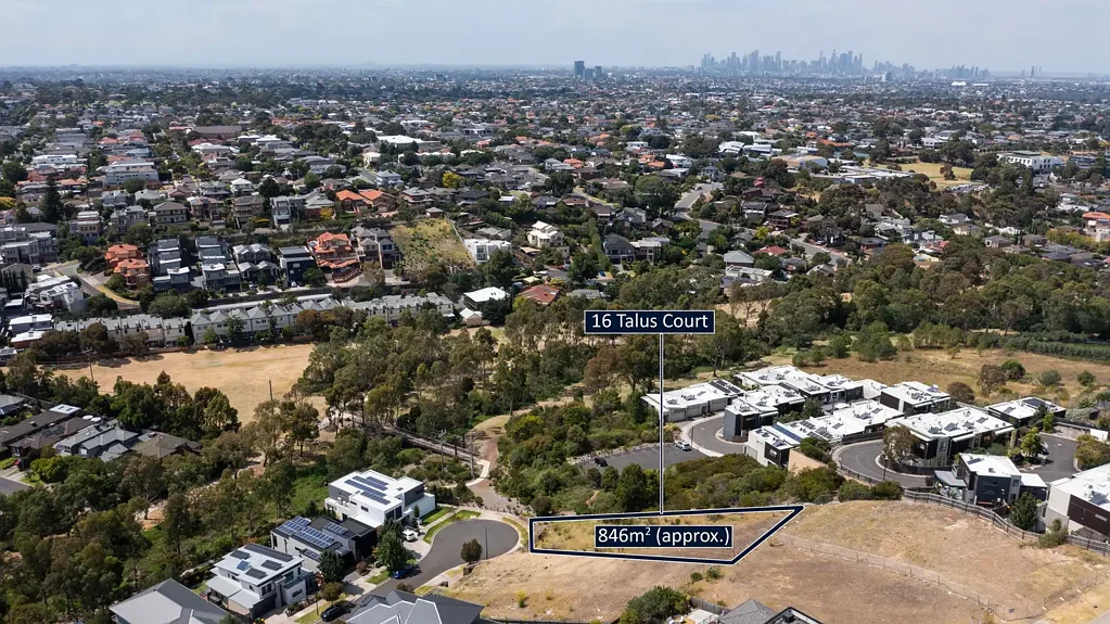 Keilor East 宽敞846平地块 设计自由无限 俯瞰城市天际线 邻近优质学区 便捷湖畔生活 无与伦比位置 When Size Does Matter