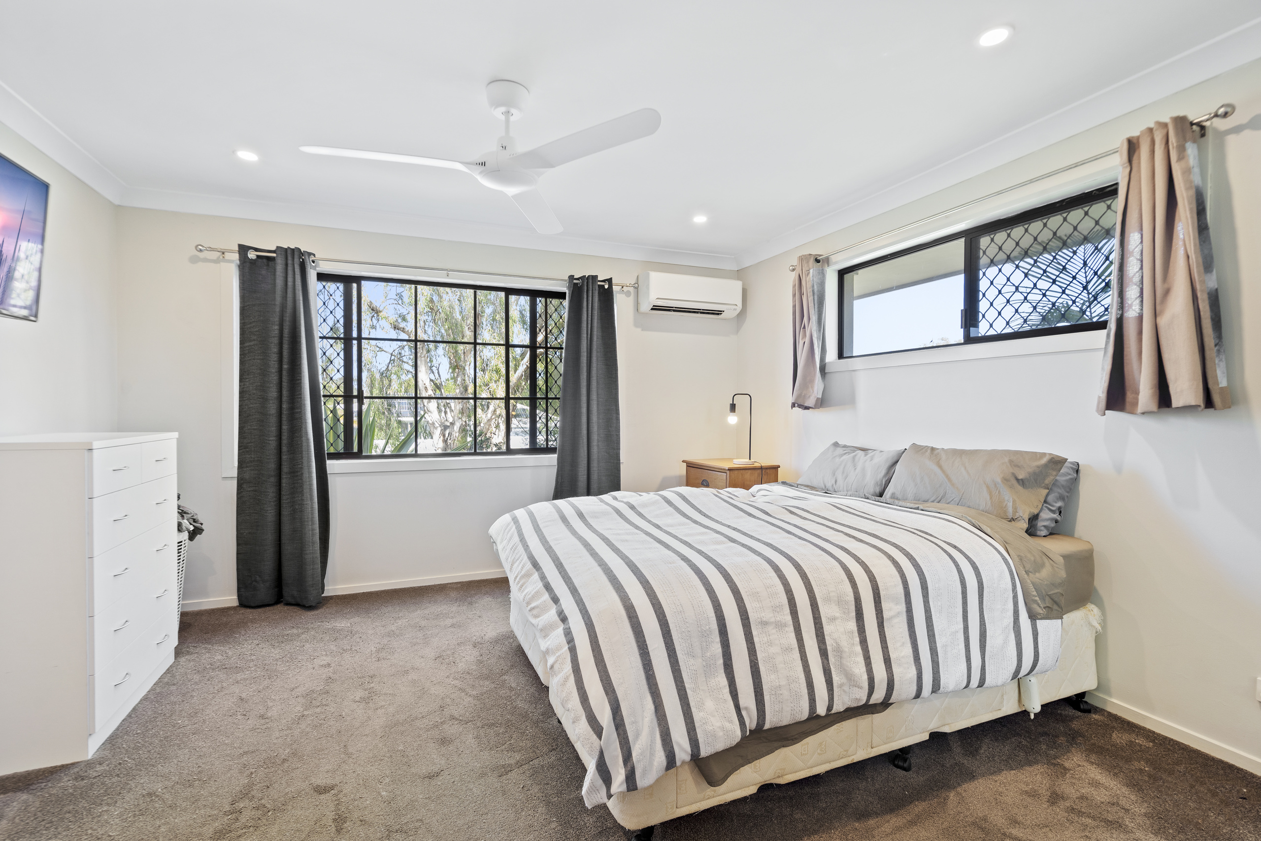 20 TREEVIEW DR, BURLEIGH WATERS QLD 4220, 0 chambres, 0 salles de bain, House