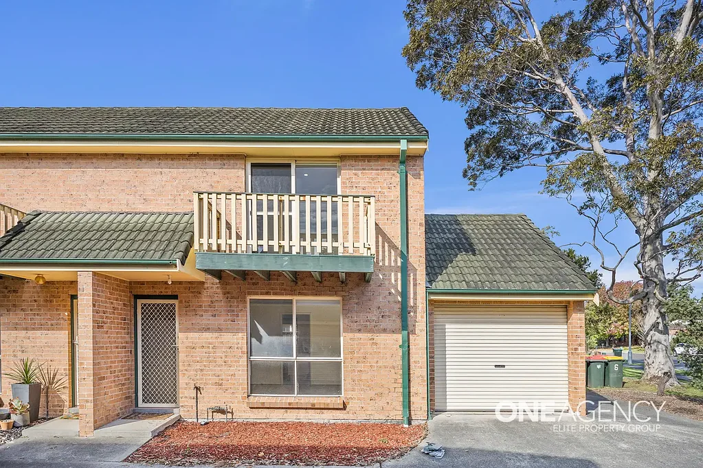 LOW-MAINTENANCE LIVING IN A CENTRAL ALBION PARK RAIL LOCATION