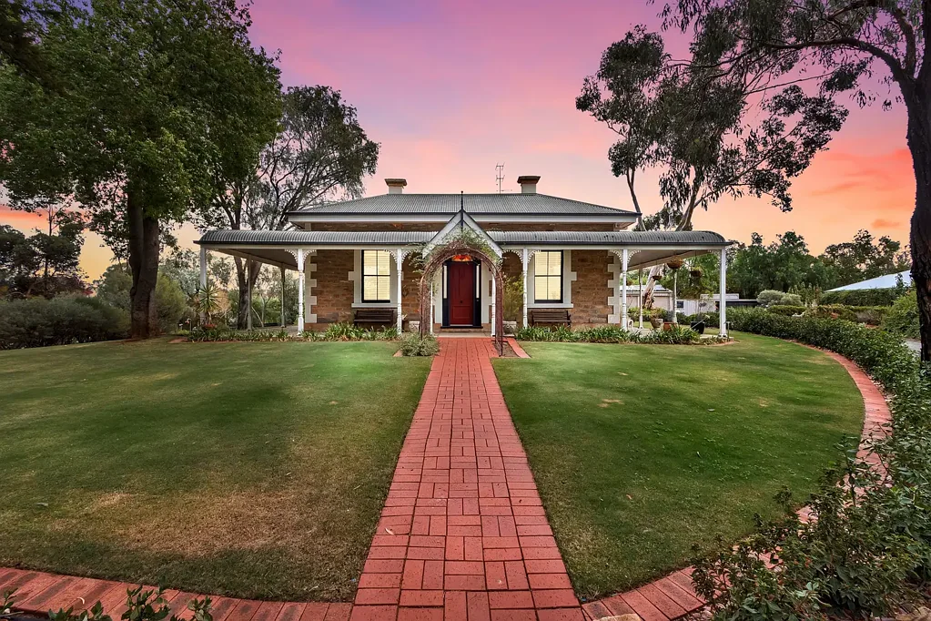 Kapunda 6房  A Rare Gem That Marries Heritage With Heart - A Masterpiece of Heritage and Luxury