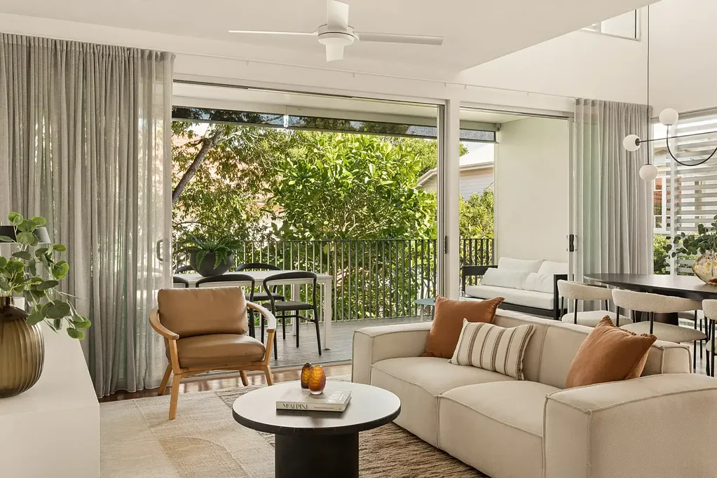 New Farm 4બેડરૂમ Sophisticated Three-Level New Farm Townhouse with Private Pool