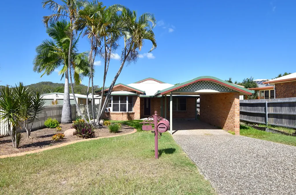 APPROVED APPLICATION:: FAMILY HOME WITH SIDE ACCESS AND A DOUBLE BAY SHED