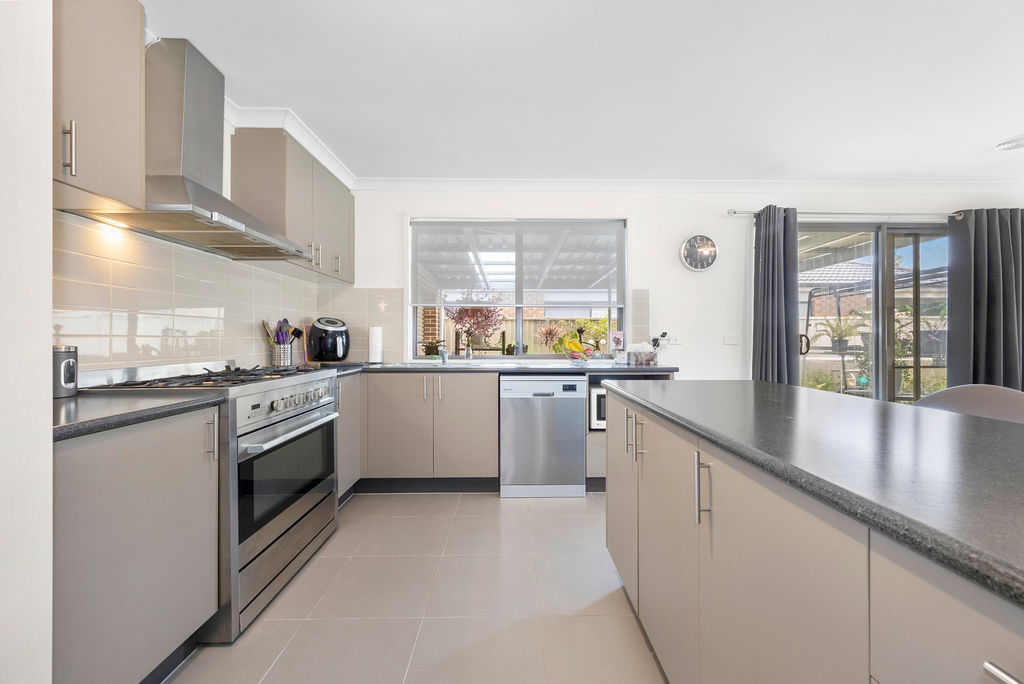 21 DEAKIN DR, DELACOMBE VIC 3356, 0房, 0浴, House