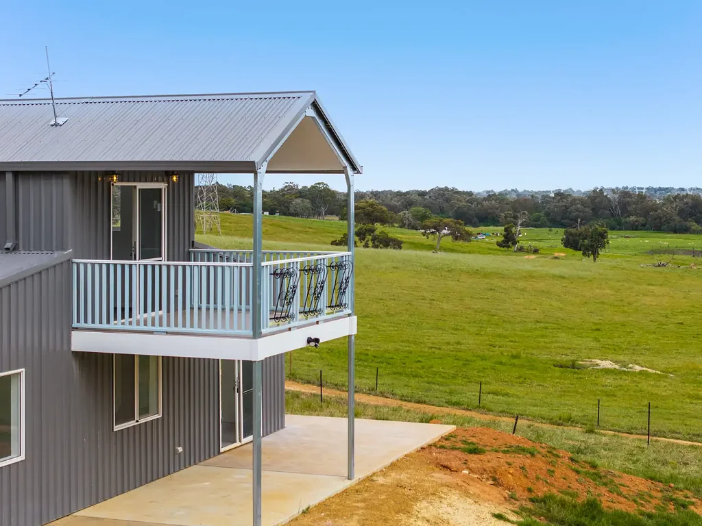 Beautiful Off-Grid Barn Style Home on 5,800sqm
