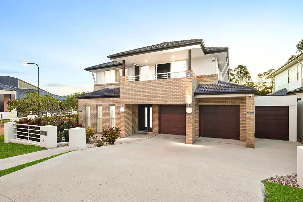2 Port Peyra Crescent, Varsity Lakes, QLD 4227