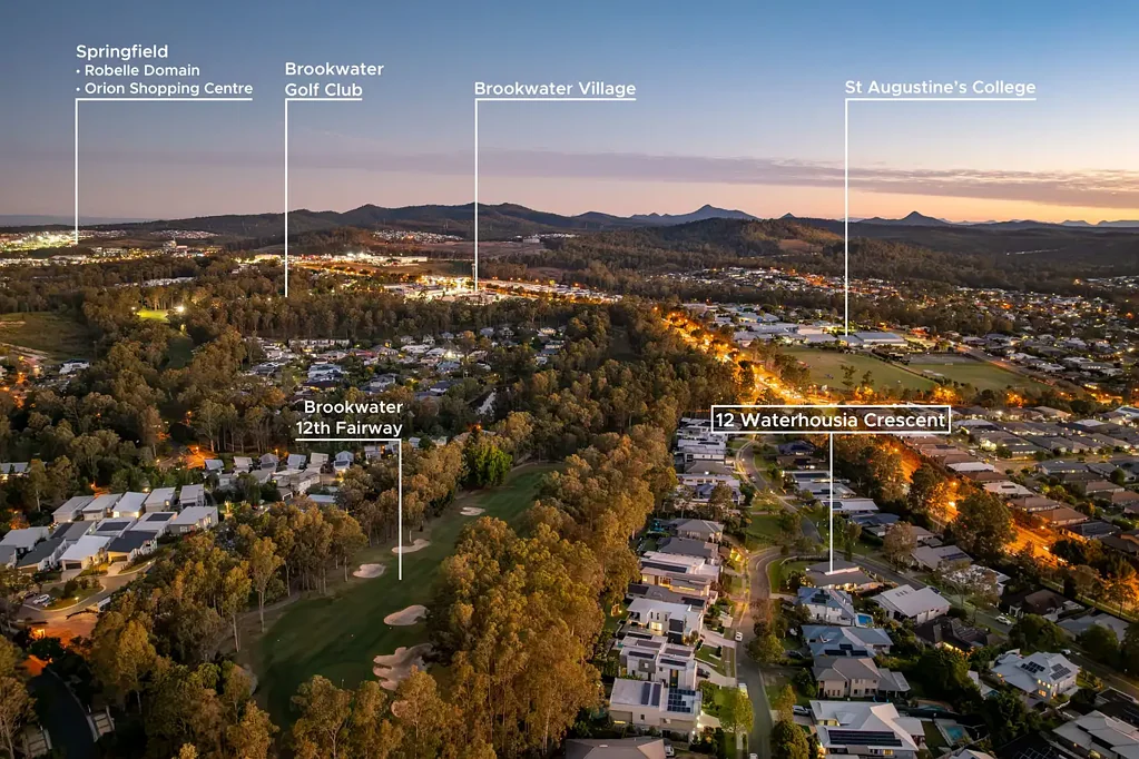 Brookwater 4બેડરૂમ Architectural Brookwater Masterpiece on 1,121m2 - 81 Metre Frontage, Golf Course Proximity, and a Layout Built for Family Life