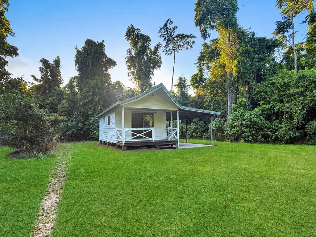 Wongaling Beach 2ਬੈੱਡਰੂਮ Over Two Acres of Tropical Privacy, Minutes from Wongaling Beach