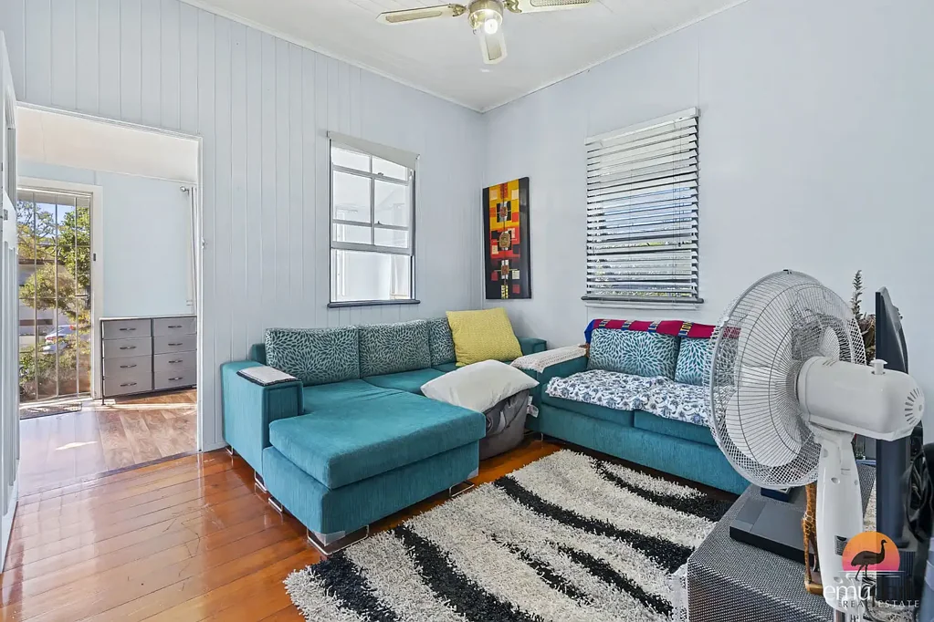 Berserker 2 Bedroom Potential and Ideal Location!