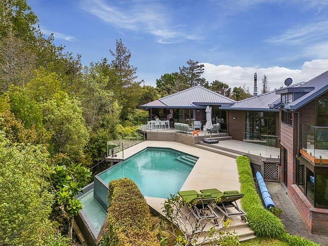 6 Te Kawau Pass, Greenhithe, North Shore City