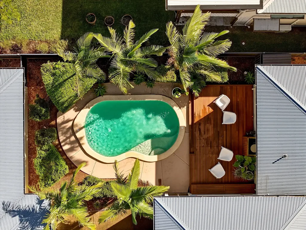 Clayfield 2房 宽敞起居空间 20m²带顶阳台 主卧套间浴室 安全单车库 度假村式泳池 邻近Clayfield Train Station 划片优质学校 The Clayfield Apartment That Feels Nothing Like One!
