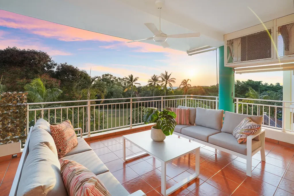 Larrakeyah 3 Bedroom Prime Darwin Esplanade Position - Large Unit With Harbour Glimpses