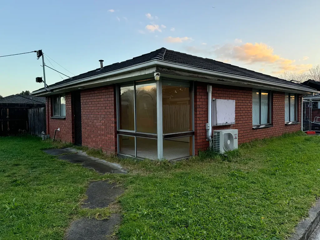 2 BEDROOM HOME IN GREAT LOCATION