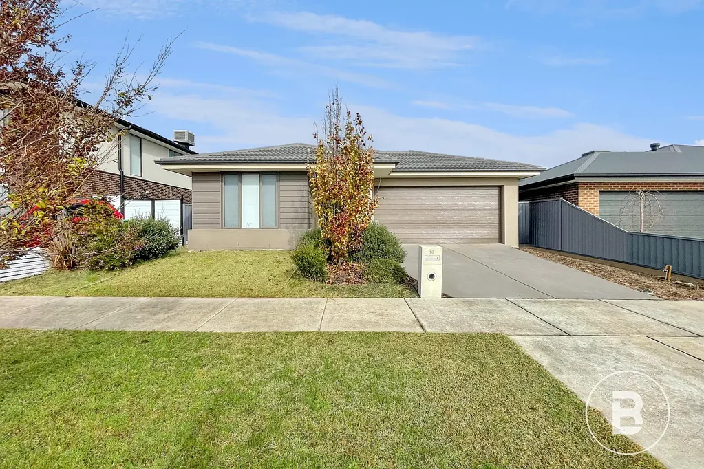 EXECUTIVE HOME IN SOUGHT-AFTER ALFREDTON