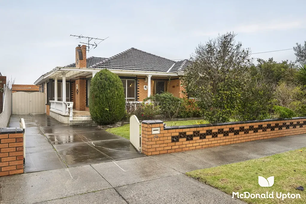 Sunshine West 3Moenga A Rare 697sqm Opportunity with Space, Potential & Position