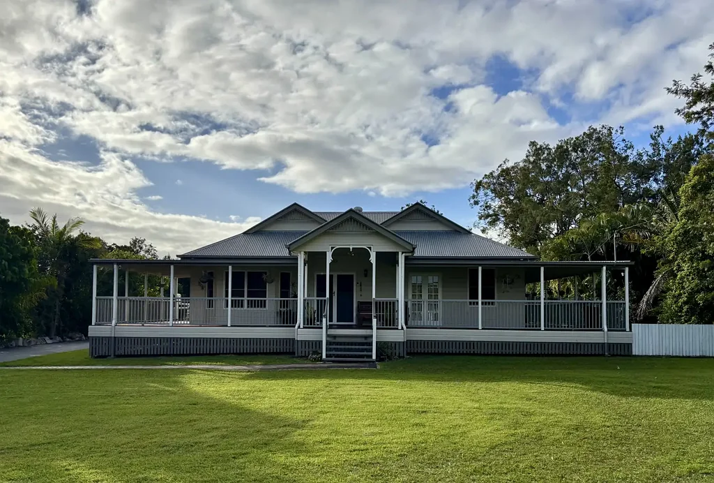 Timeless Queenslander Elegance on 3,500m² - A Rare Lifestyle Opportunity