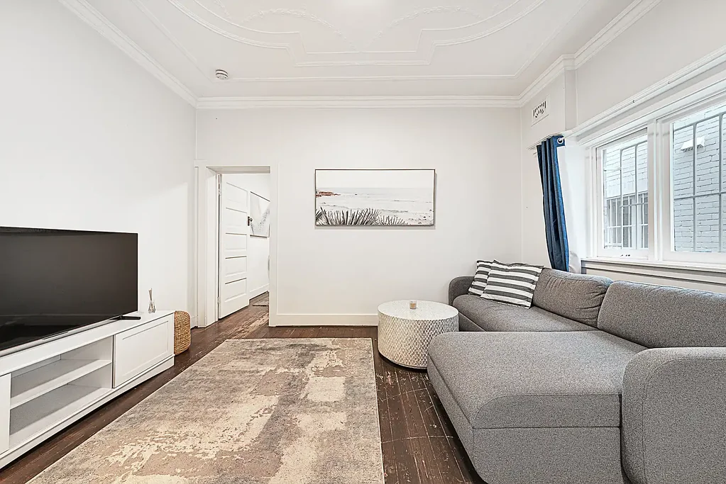 One Bedroom Home with Additional Sunroom/Bedroom + Parking