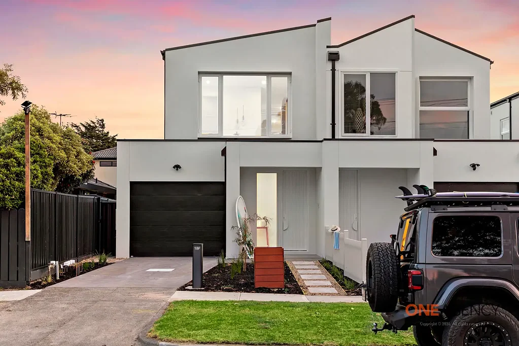 Seaford 4कमरा Coastal living moments from the beach - new home warranty