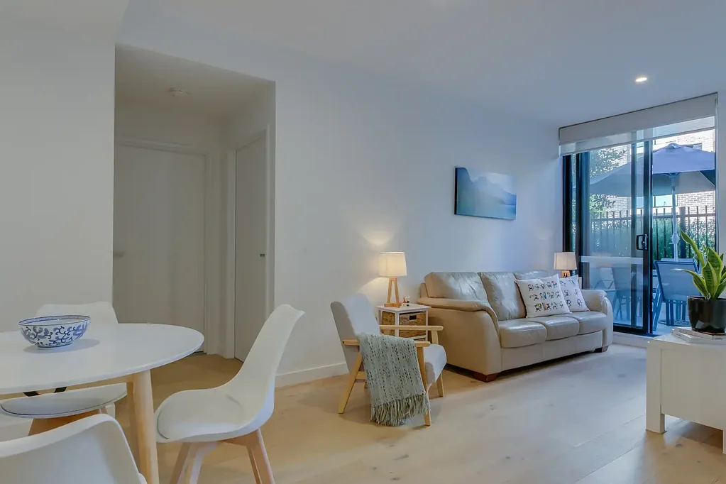 Entertainers Delight - Private ground floor apartment with spacious courtyard