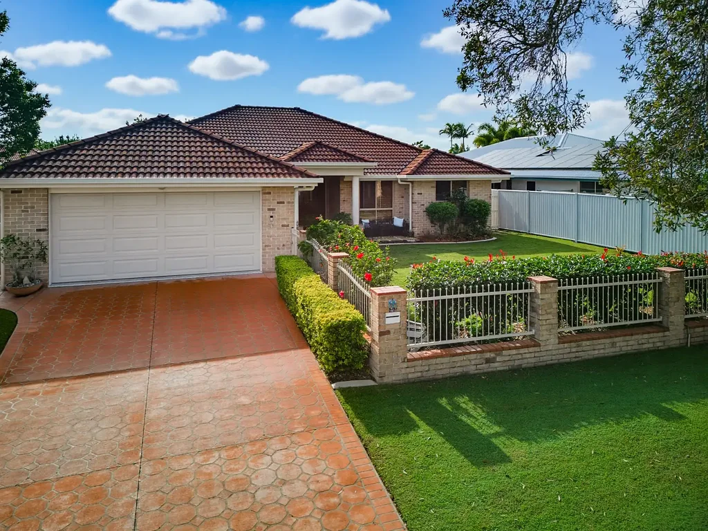Pelican Waters 4Moenga PARKSIDE LIVING, PRIVACY & LIFESTYLE IN THE HEART OF PELICAN WATERS