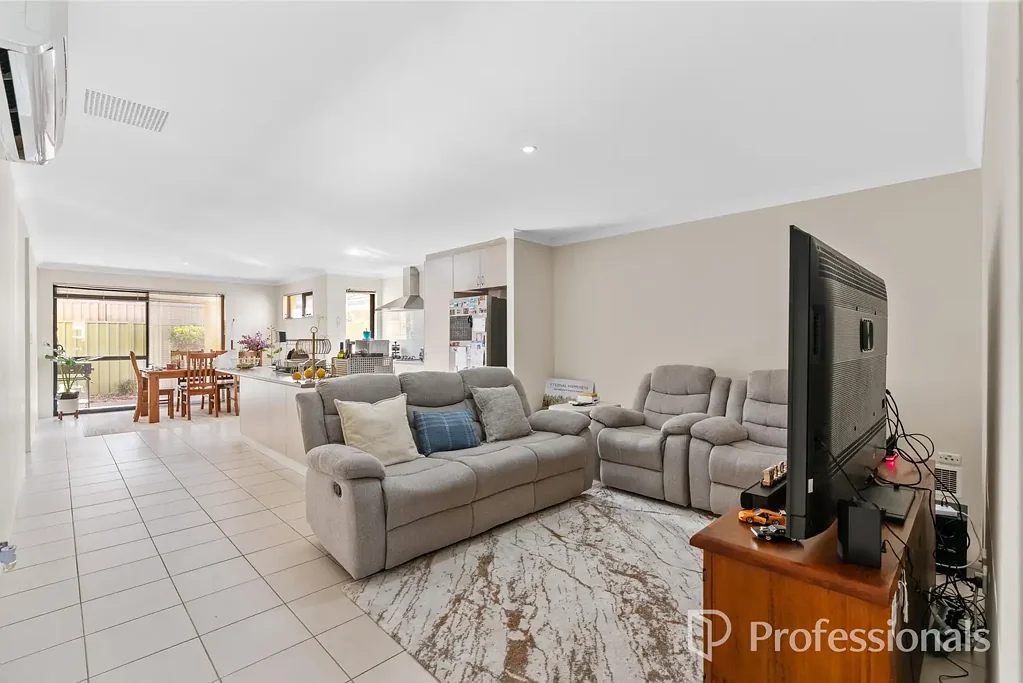 Kwinana Town Centre 3Kwarto Central Kwinana Opportunity - Perfect First Home or Investment